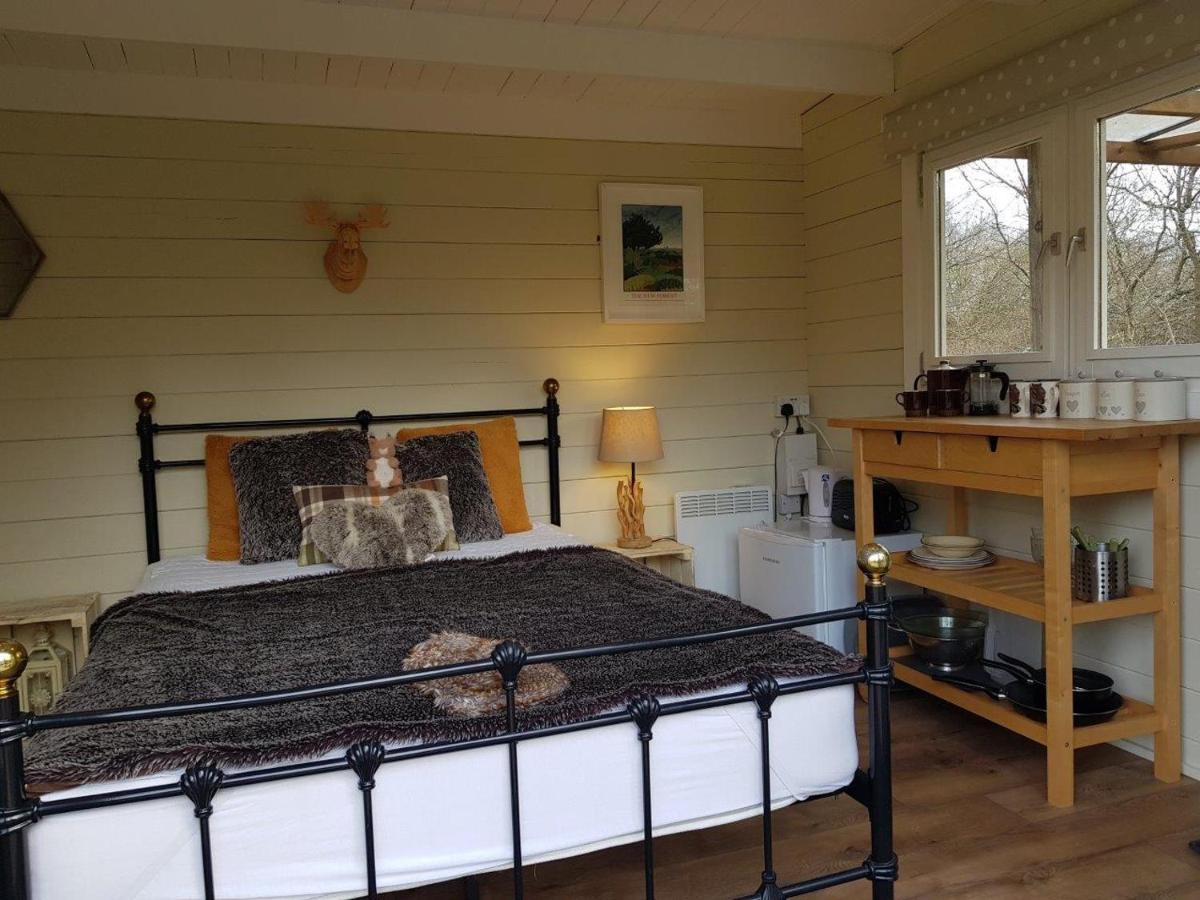 圣伦纳兹 Glamping At Back Of Beyond Touring Park酒店 外观 照片